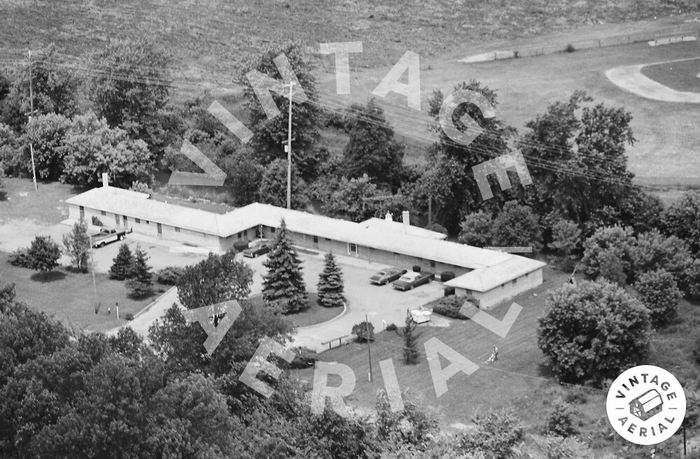 Blue Water Motel - 1982 Aerial